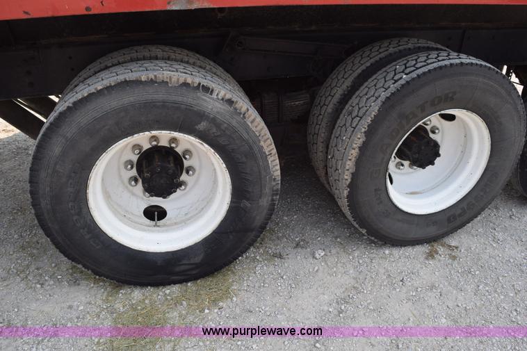 image for item K6098 1990 International 4900 grain truck