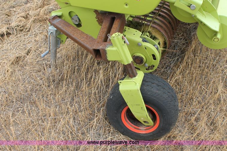 image for item L4322 2011 Claas 380 pickup head