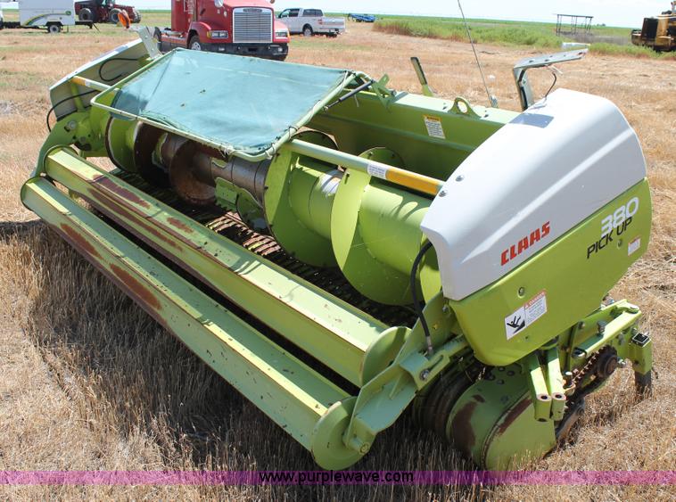 image for item L4332 2009 Claas 380 pickup head
