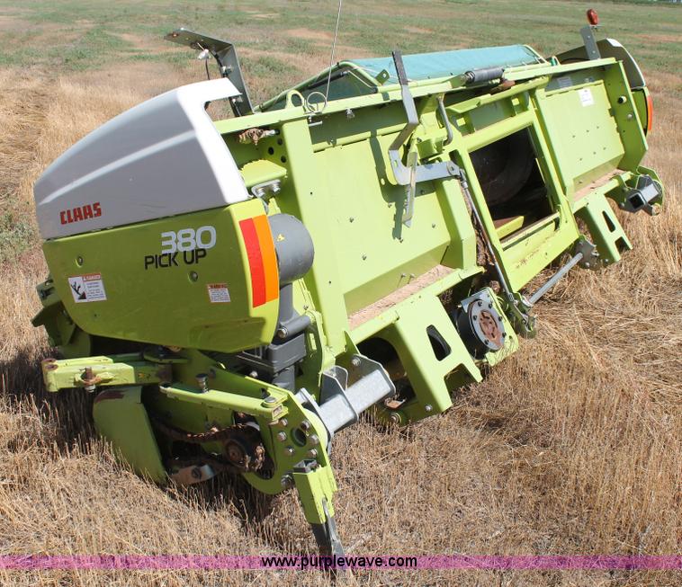 image for item L4332 2009 Claas 380 pickup head