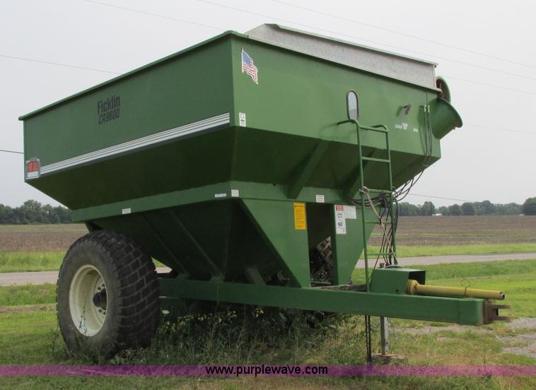 image for item R9325 Ficklin CA9600 grain cart