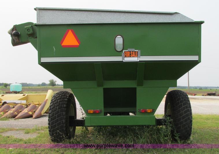 image for item R9325 Ficklin CA9600 grain cart