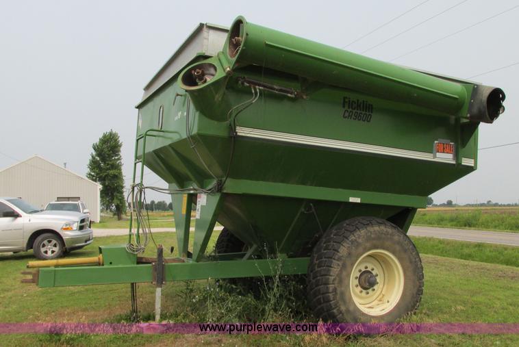 image for item R9325 Ficklin CA9600 grain cart