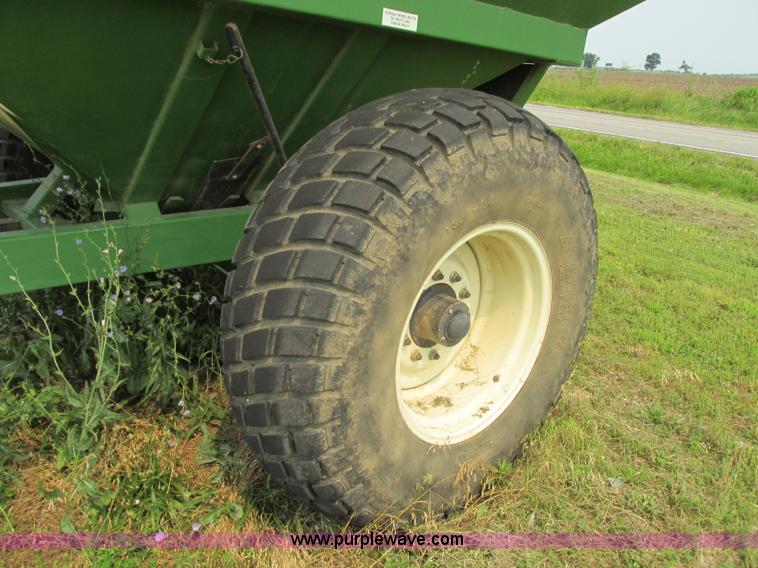 image for item R9325 Ficklin CA9600 grain cart