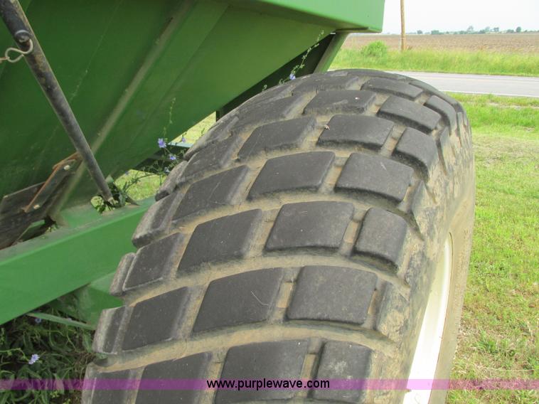 image for item R9325 Ficklin CA9600 grain cart