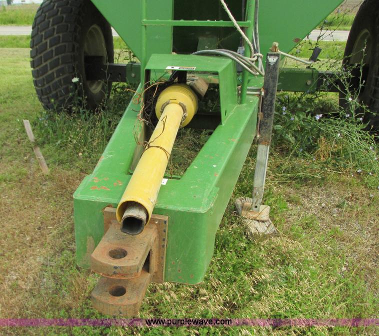 image for item R9325 Ficklin CA9600 grain cart