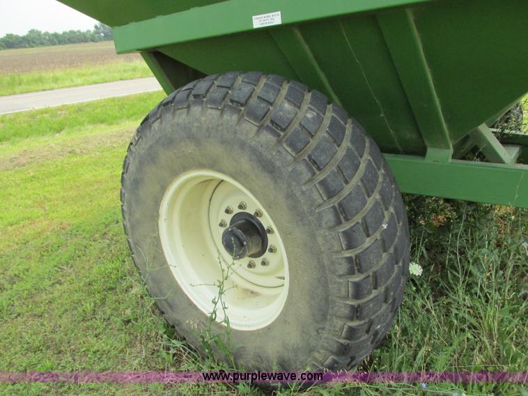 image for item R9325 Ficklin CA9600 grain cart