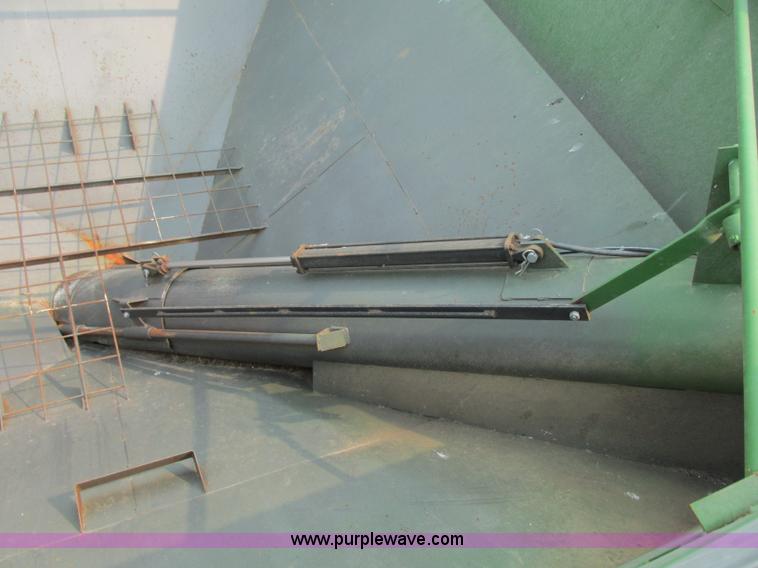 image for item R9325 Ficklin CA9600 grain cart