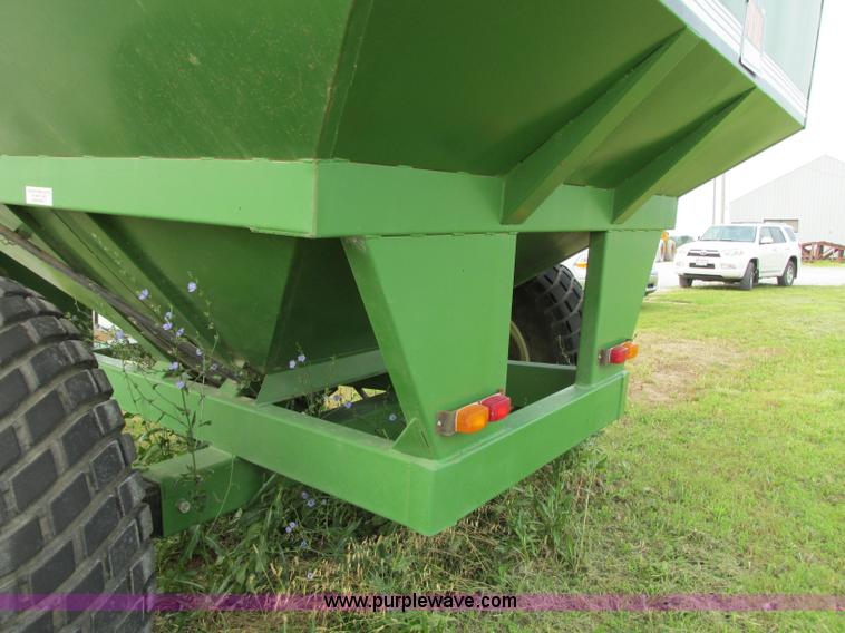 image for item R9325 Ficklin CA9600 grain cart