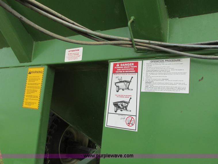 image for item R9325 Ficklin CA9600 grain cart