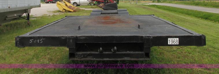 image for item R9326 1988 ASI drop deck trailer