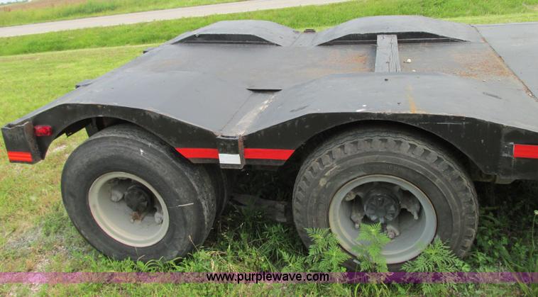 image for item R9326 1988 ASI drop deck trailer