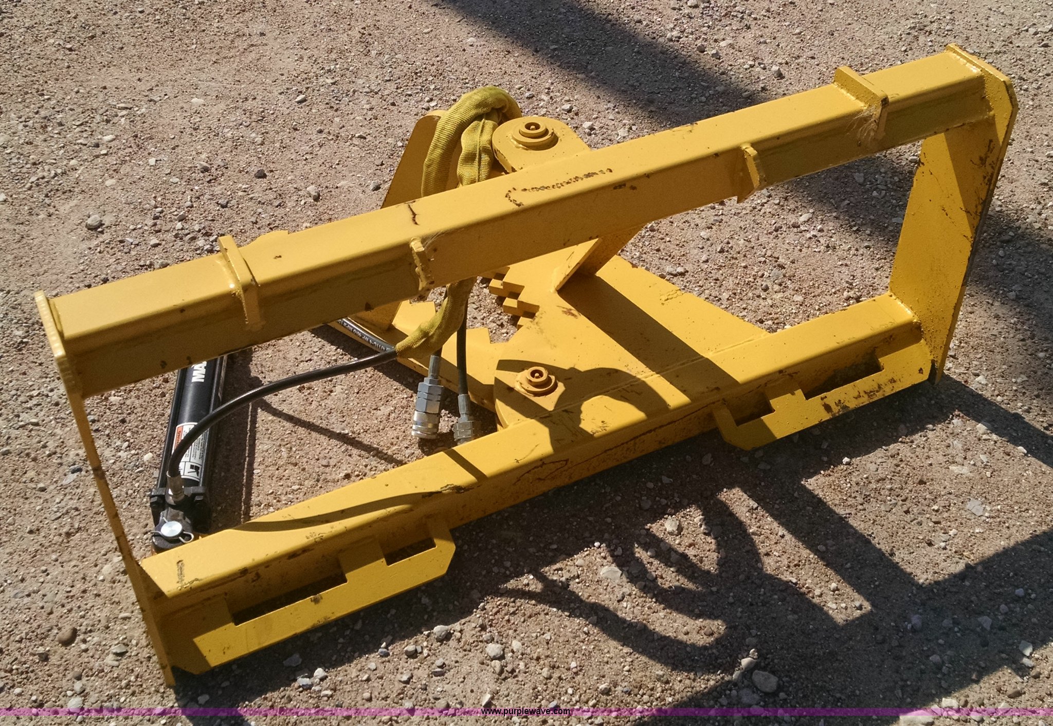 Post/tree puller in Newton, KS Item D1636 sold Purple Wave