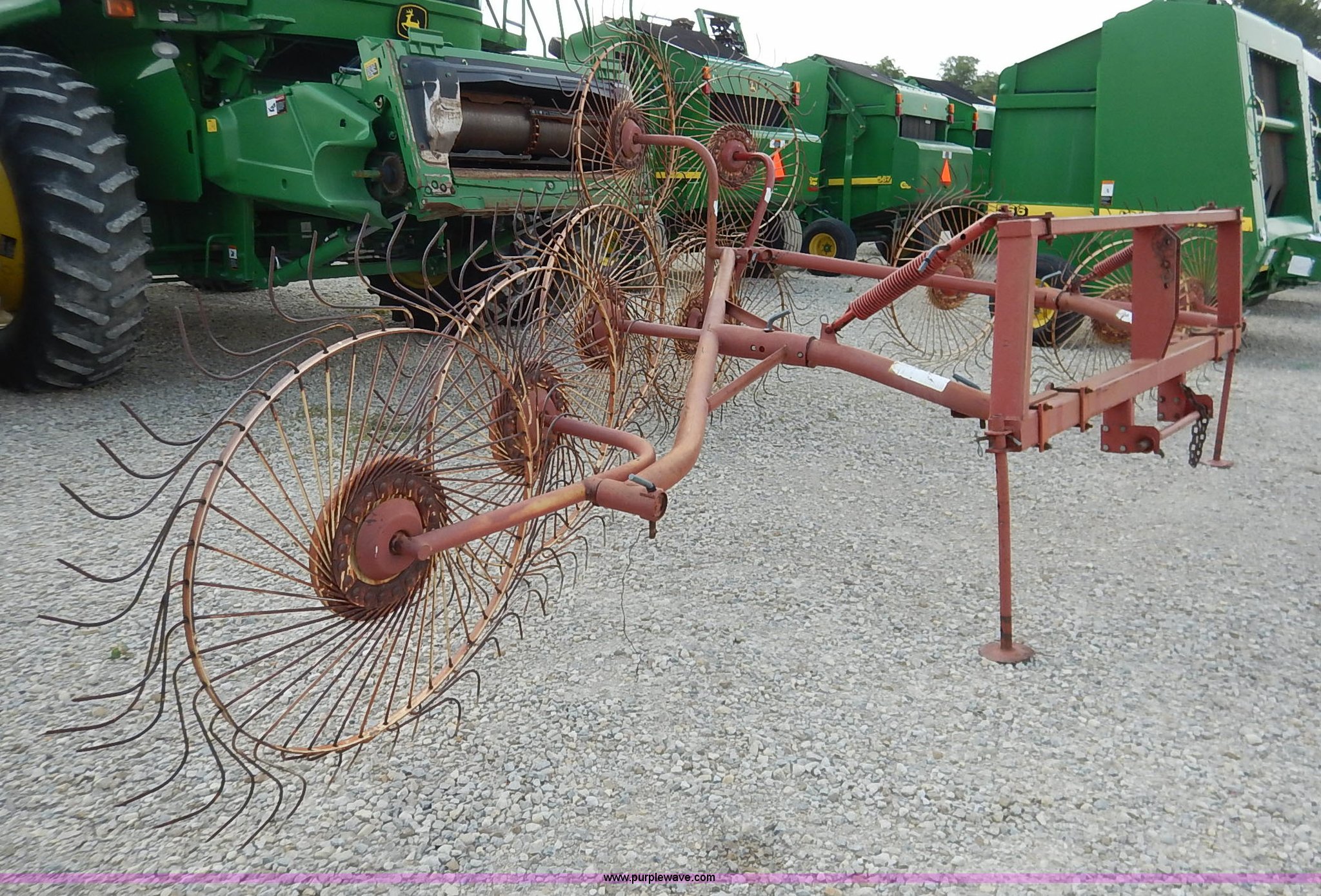 Gehl 310 wheel rake in Clay Center, KS Item J3774 sold Purple Wave