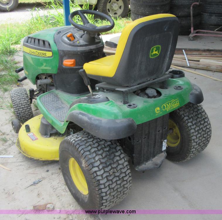 image for item AZ9116 2013 John Deere D130 lawn mower