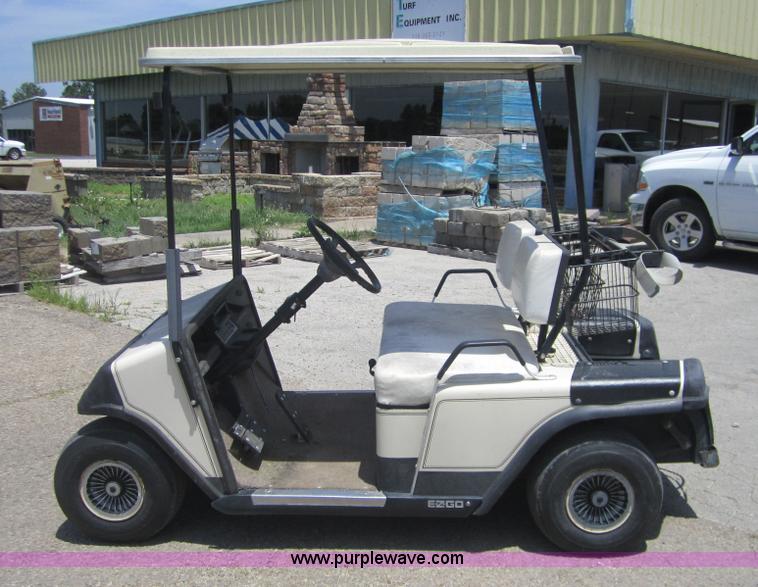image for item AZ9118 Ez-go 8010 electric golf cart