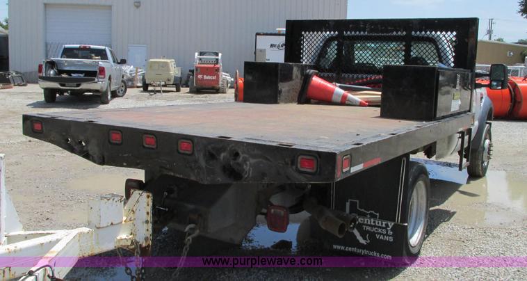 image for item B2988 2008 Ford F550 Super Duty flatbed truck