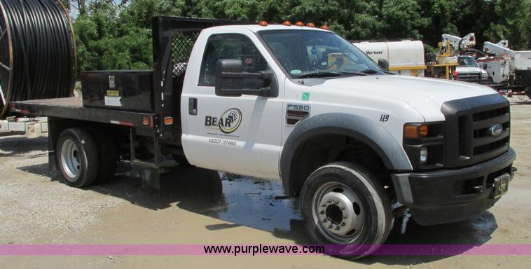 image for item B2988 2008 Ford F550 Super Duty flatbed truck