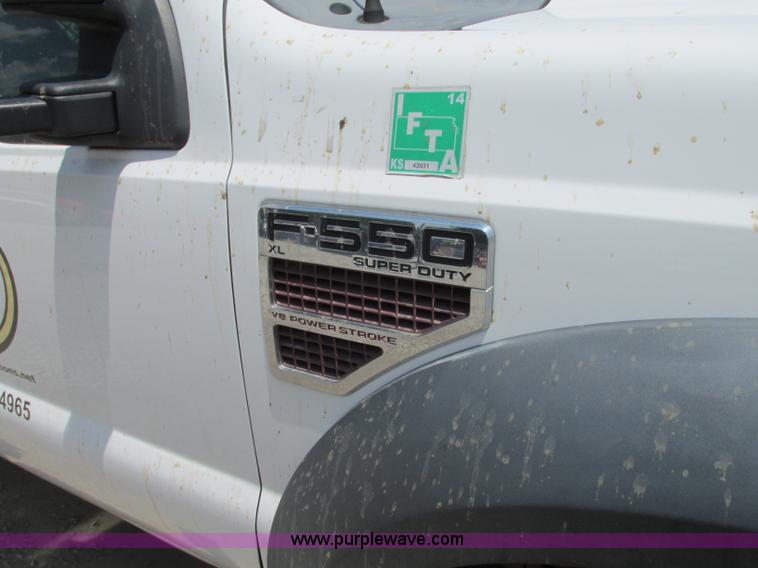 image for item B2988 2008 Ford F550 Super Duty flatbed truck