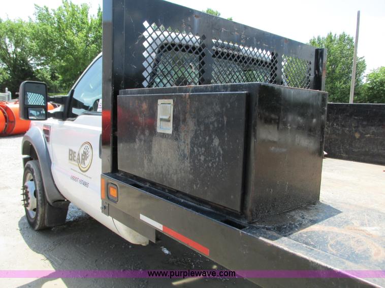 image for item B2988 2008 Ford F550 Super Duty flatbed truck