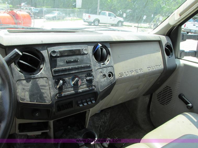 image for item B2988 2008 Ford F550 Super Duty flatbed truck