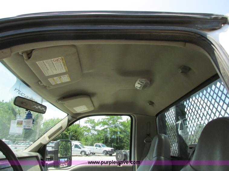 image for item B2988 2008 Ford F550 Super Duty flatbed truck