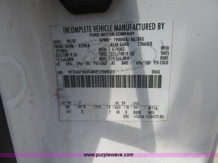 image for item B2988 2008 Ford F550 Super Duty flatbed truck