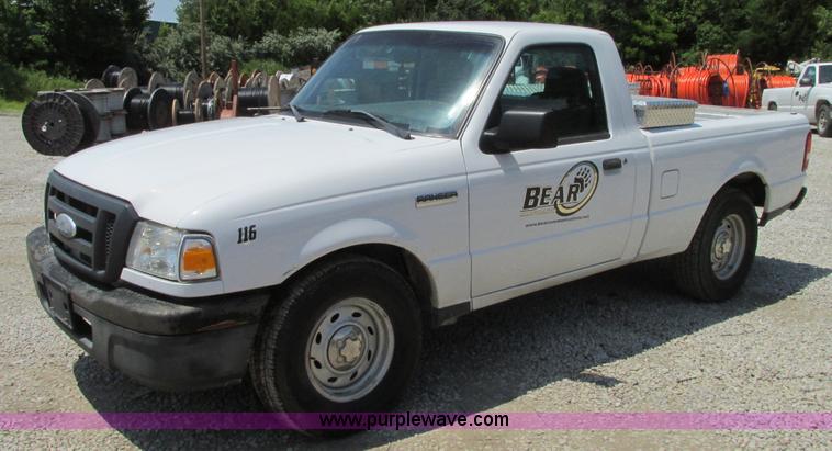 image for item B2989 2006 Ford Ranger XL pickup truck