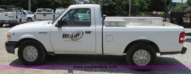 image for item B2989 2006 Ford Ranger XL pickup truck