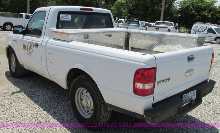 image for item B2989 2006 Ford Ranger XL pickup truck