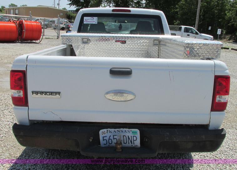 image for item B2989 2006 Ford Ranger XL pickup truck
