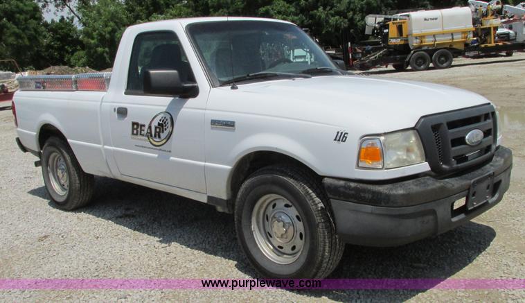 image for item B2989 2006 Ford Ranger XL pickup truck