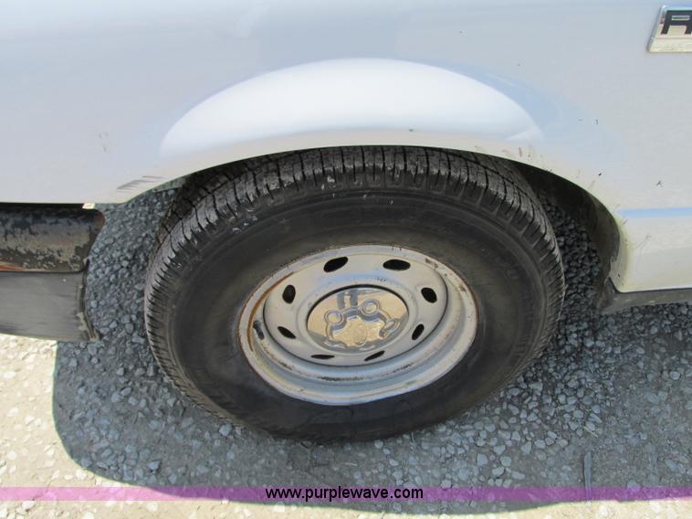 image for item B2989 2006 Ford Ranger XL pickup truck