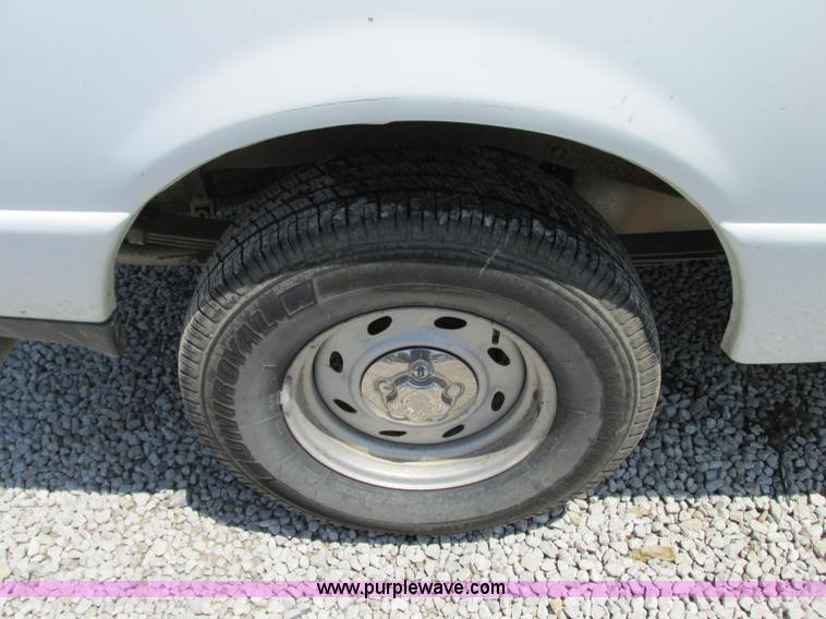 image for item B2989 2006 Ford Ranger XL pickup truck