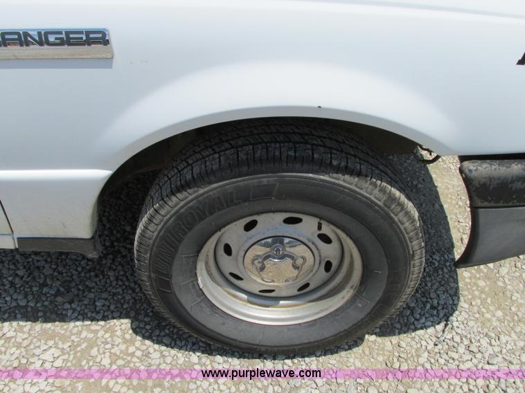 image for item B2989 2006 Ford Ranger XL pickup truck