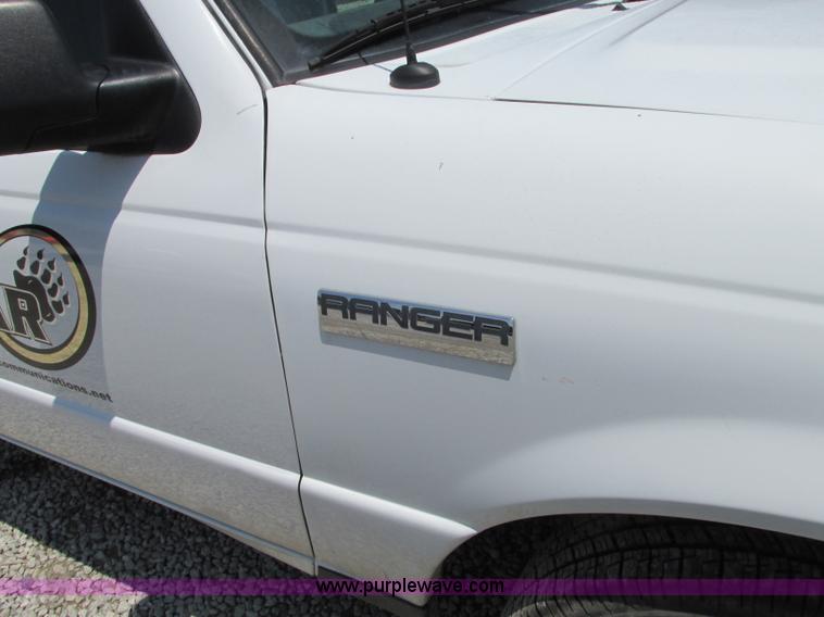 image for item B2989 2006 Ford Ranger XL pickup truck