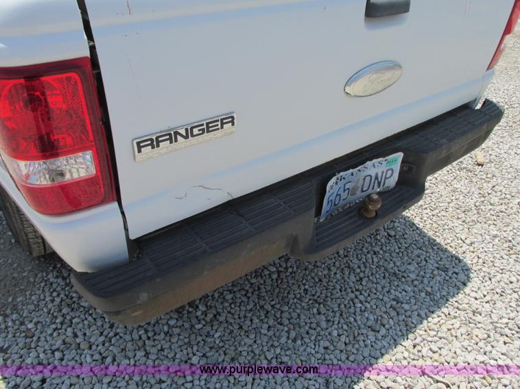 image for item B2989 2006 Ford Ranger XL pickup truck