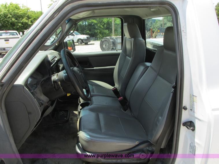 image for item B2989 2006 Ford Ranger XL pickup truck