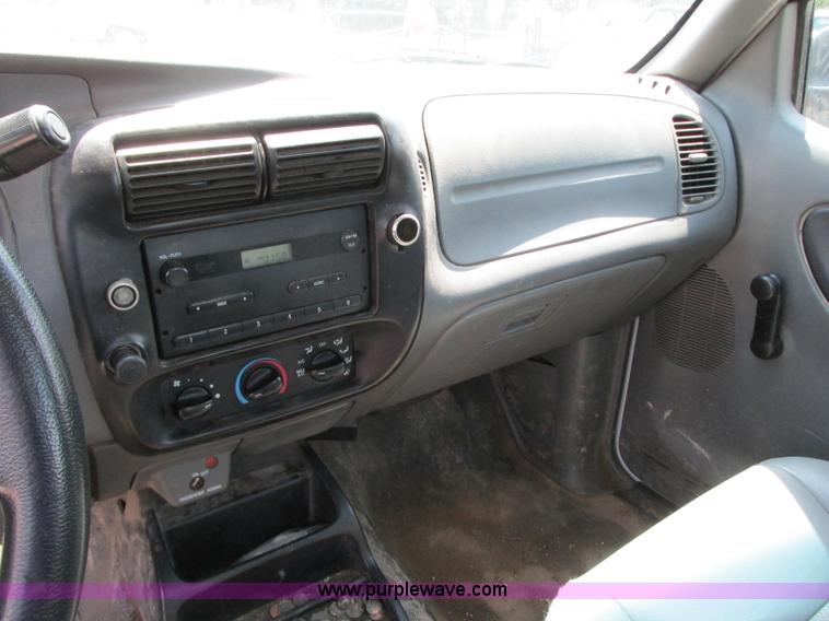 image for item B2989 2006 Ford Ranger XL pickup truck