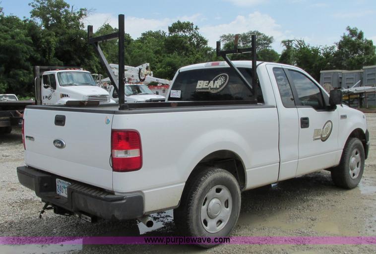 image for item B2990 2007 Ford F150 XL pickup truck