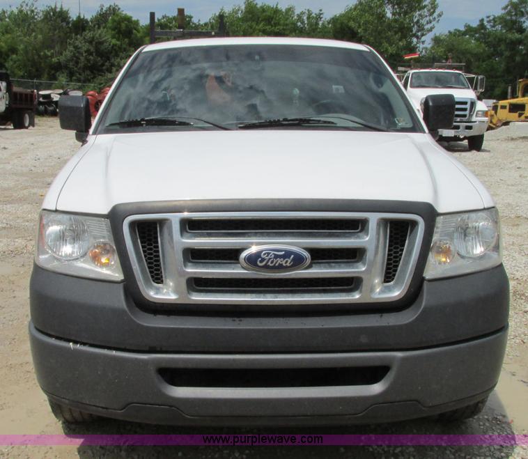 image for item B2990 2007 Ford F150 XL pickup truck