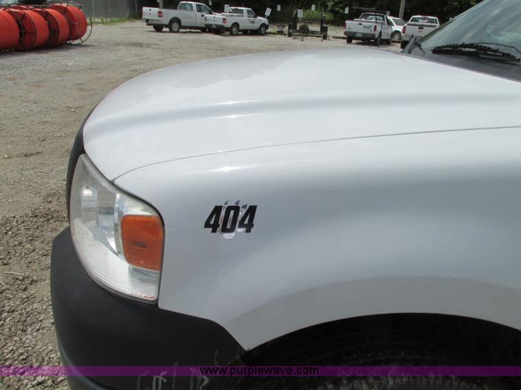 image for item B2990 2007 Ford F150 XL pickup truck