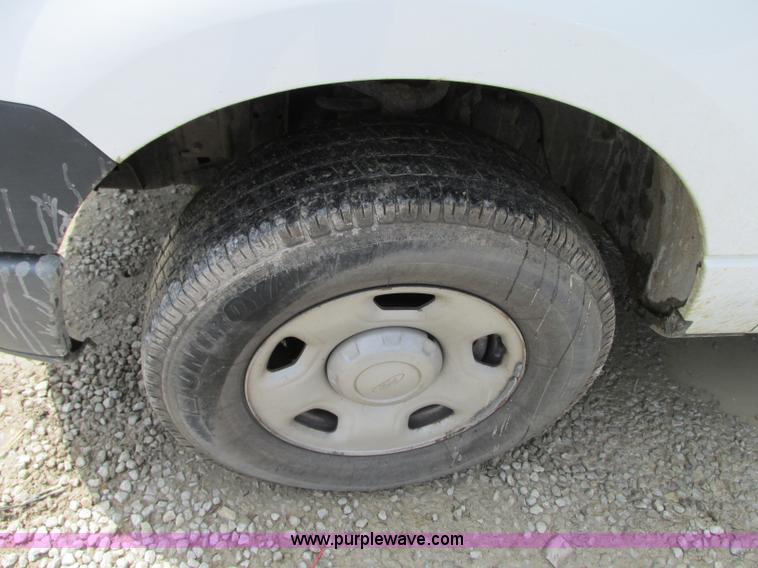 image for item B2990 2007 Ford F150 XL pickup truck