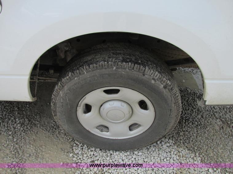 image for item B2990 2007 Ford F150 XL pickup truck