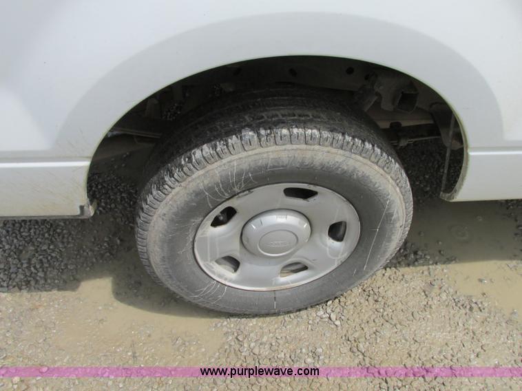 image for item B2990 2007 Ford F150 XL pickup truck