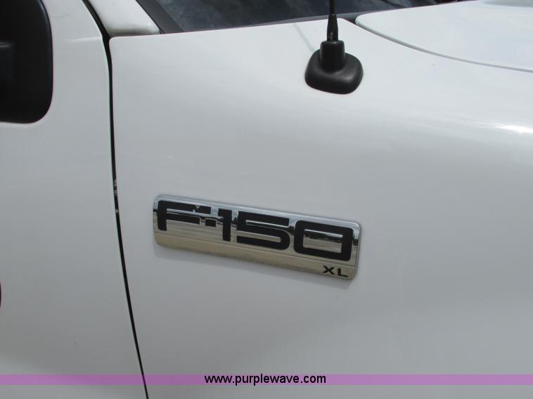 image for item B2990 2007 Ford F150 XL pickup truck