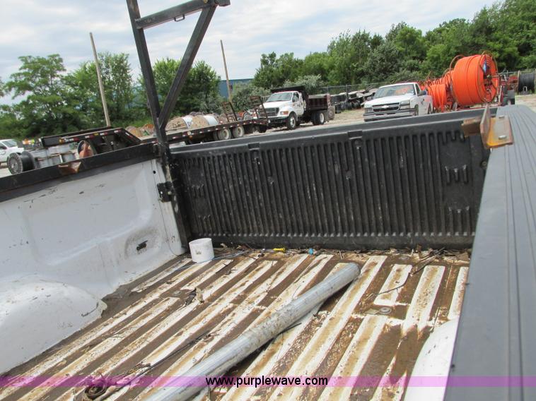 image for item B2990 2007 Ford F150 XL pickup truck