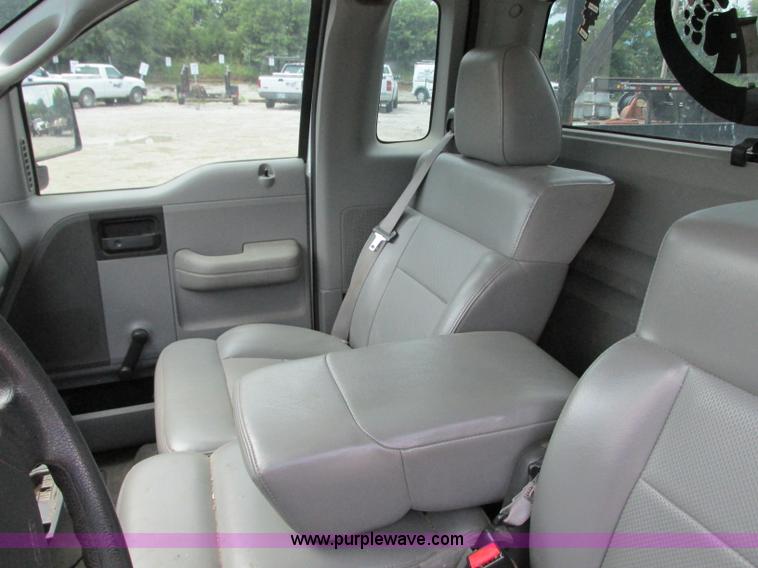 image for item B2990 2007 Ford F150 XL pickup truck