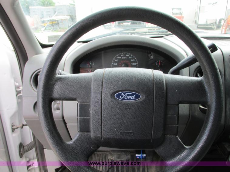 image for item B2990 2007 Ford F150 XL pickup truck