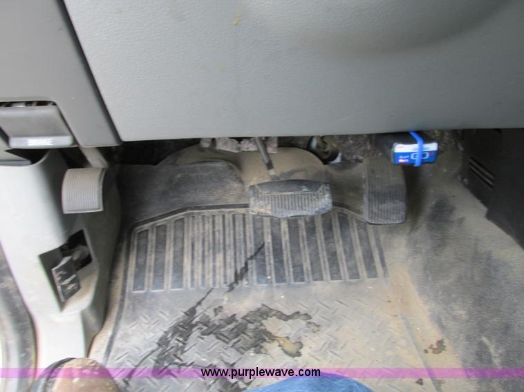 image for item B2990 2007 Ford F150 XL pickup truck